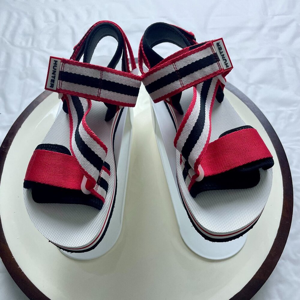 Hunter Red/Black/White Sandals Size 8